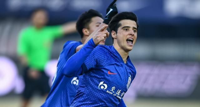 阿马杜, 出任双中卫, 原本在中超 阿马杜, 出任双中卫, 原本在中超